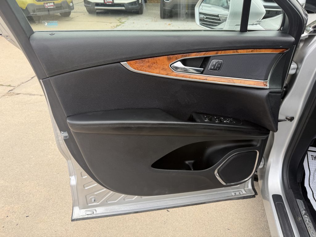 Photo 9 of this LINCOLN MKX