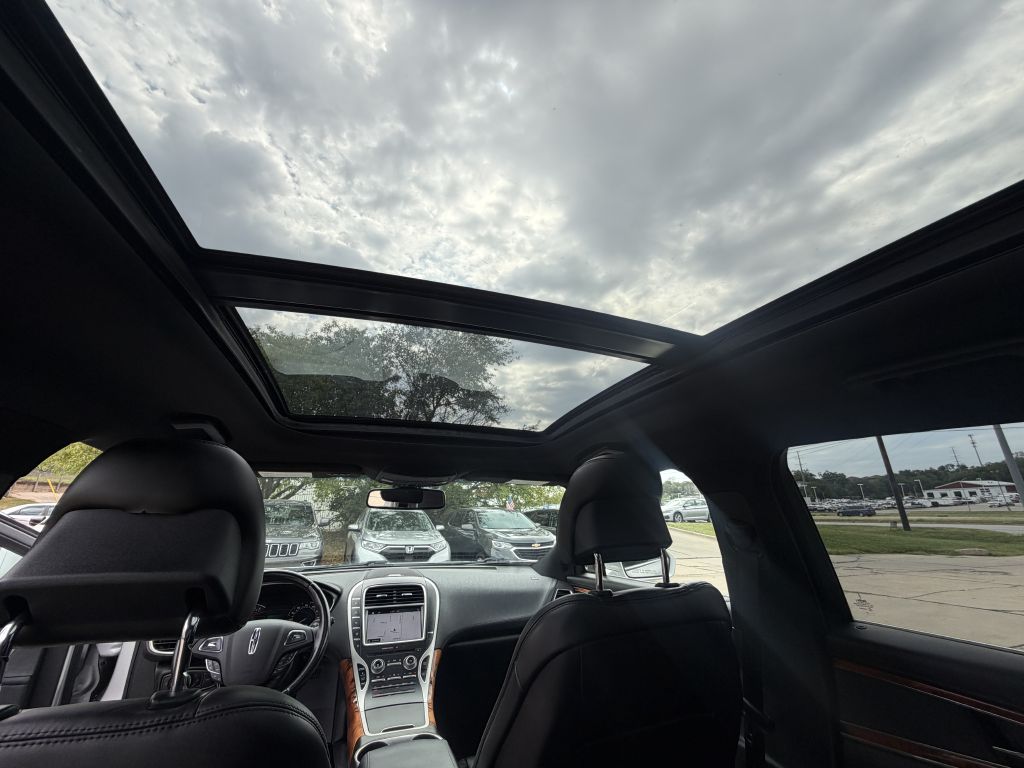 Photo 17 of this LINCOLN MKX