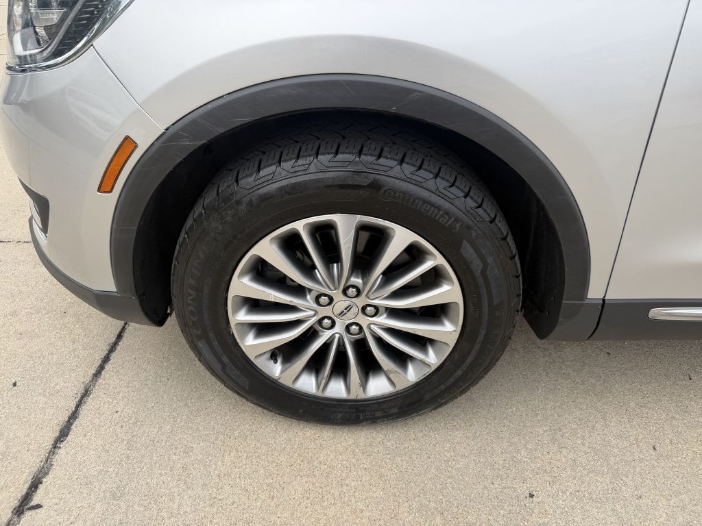 Photo 18 of this LINCOLN MKX