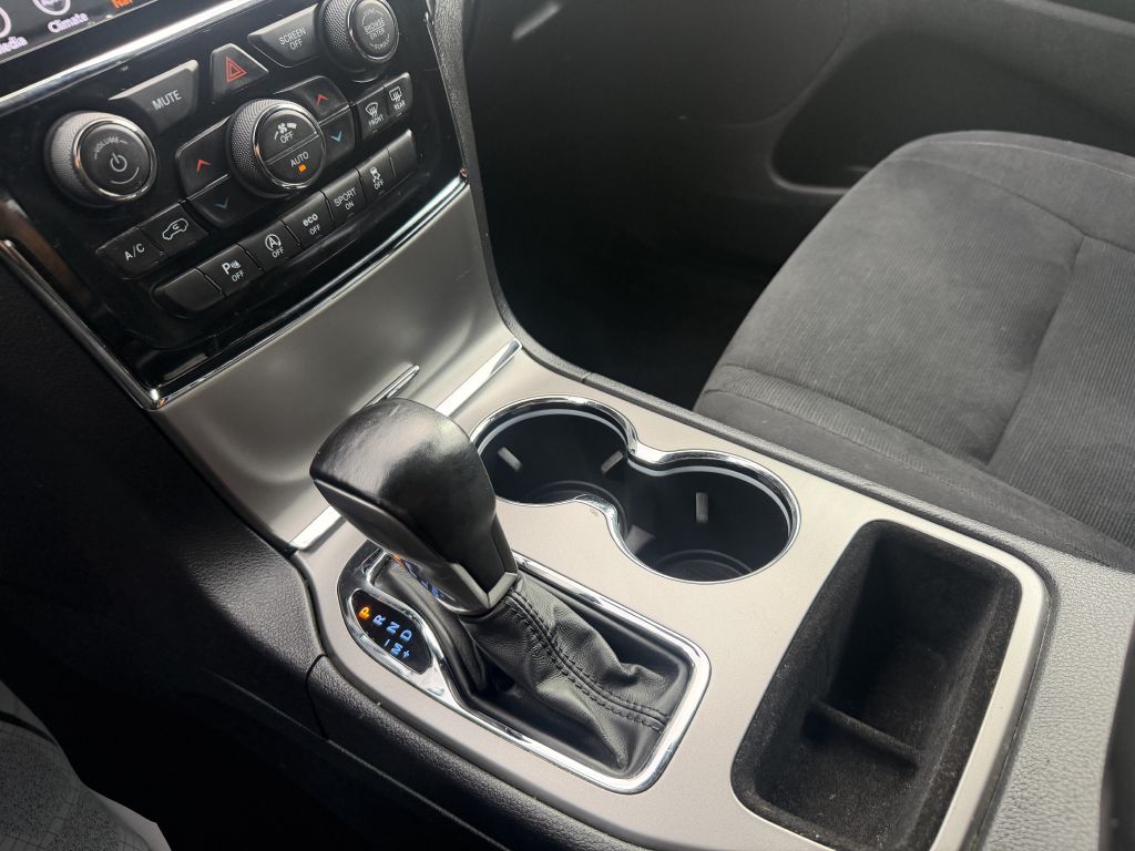 Photo 16 of this JEEP GRAND CHEROKEE