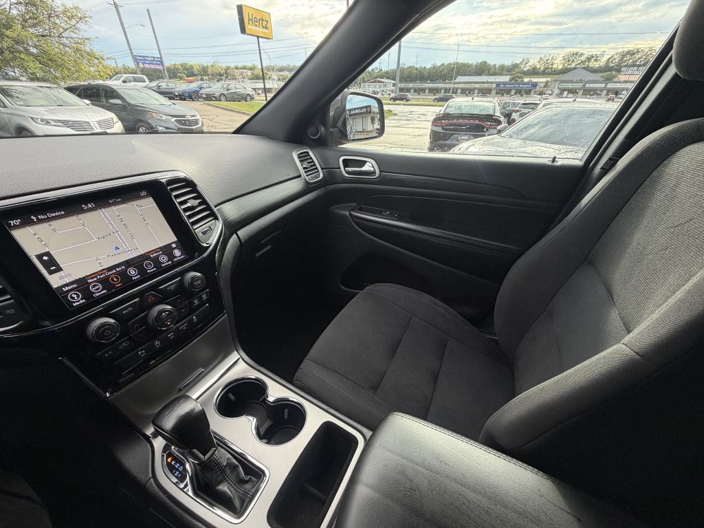Photo 17 of this JEEP GRAND CHEROKEE