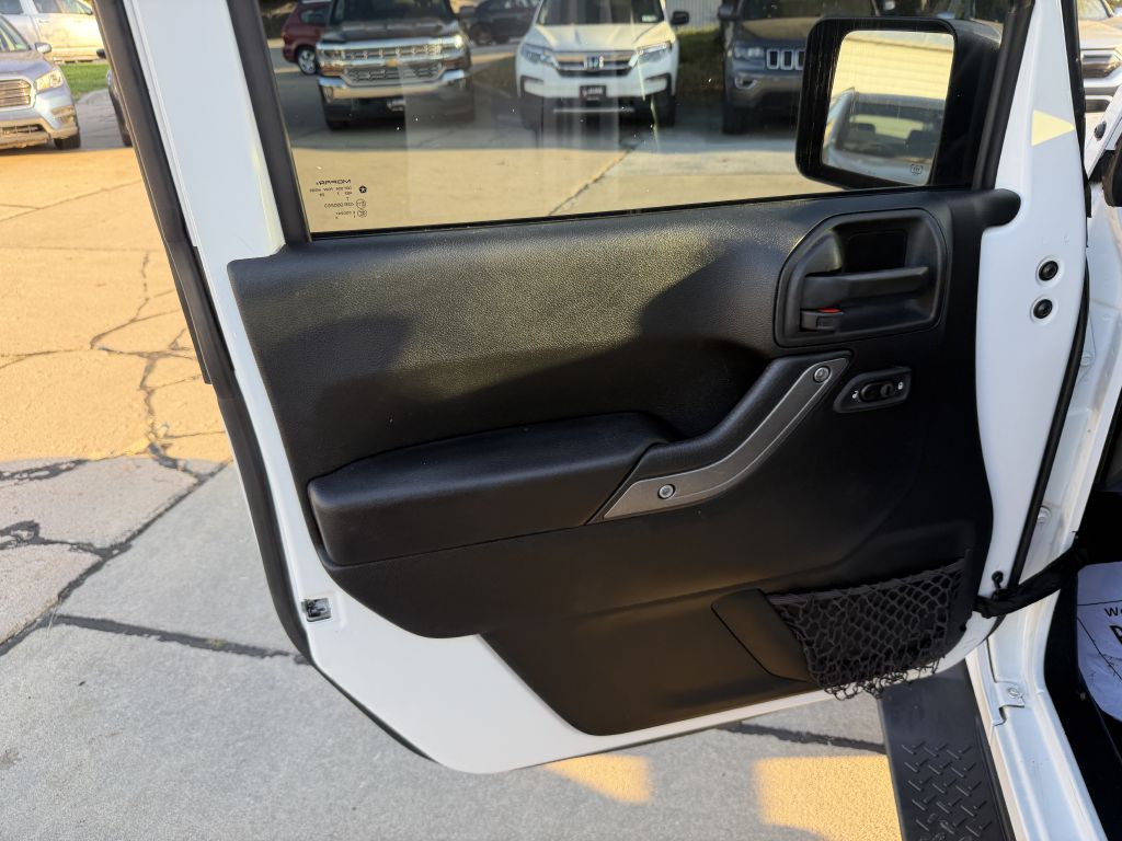 Photo 9 of this JEEP WRANGLER UNLIMI