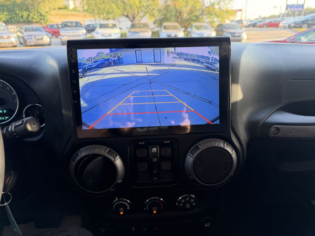 Photo 15 of this JEEP WRANGLER UNLIMI