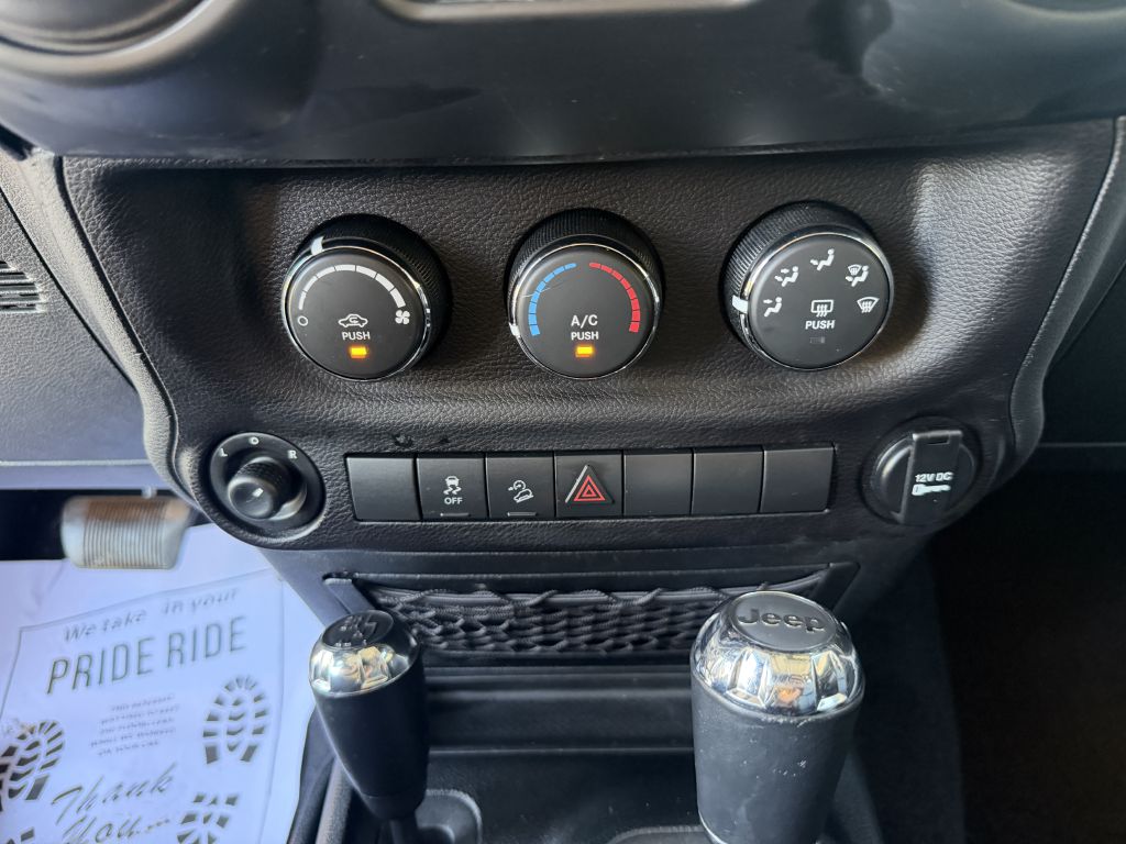 Photo 16 of this JEEP WRANGLER UNLIMI