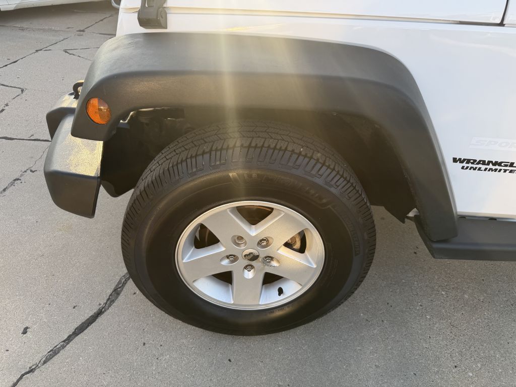 Photo 19 of this JEEP WRANGLER UNLIMI