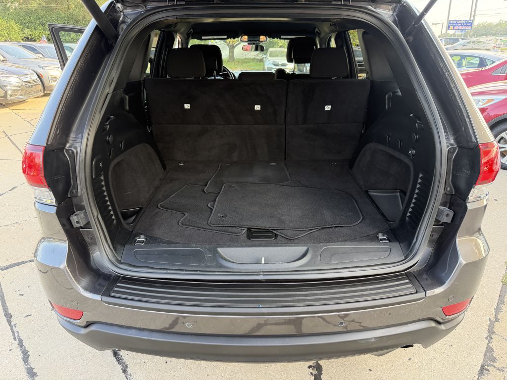 Photo 8 of this JEEP GRAND CHEROKEE