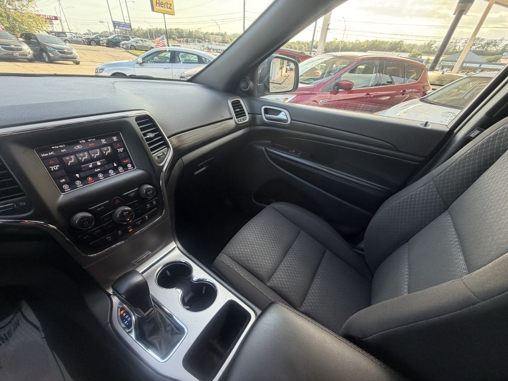 Photo 17 of this JEEP GRAND CHEROKEE