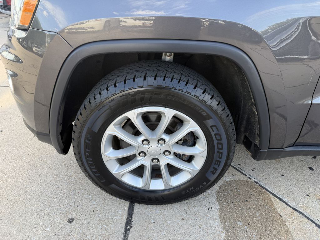 Photo 18 of this JEEP GRAND CHEROKEE