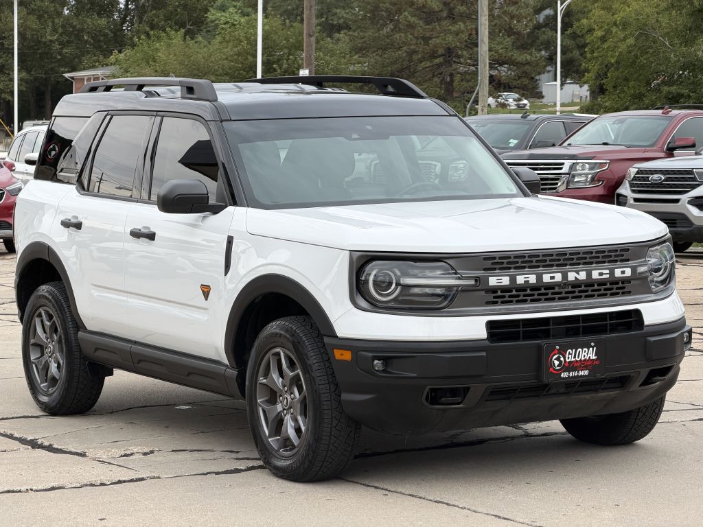 Photo 2 of this FORD BRONCO SPORT