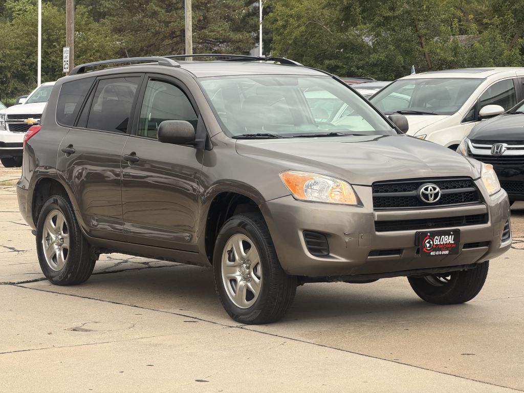 Photo 2 of this TOYOTA RAV4
