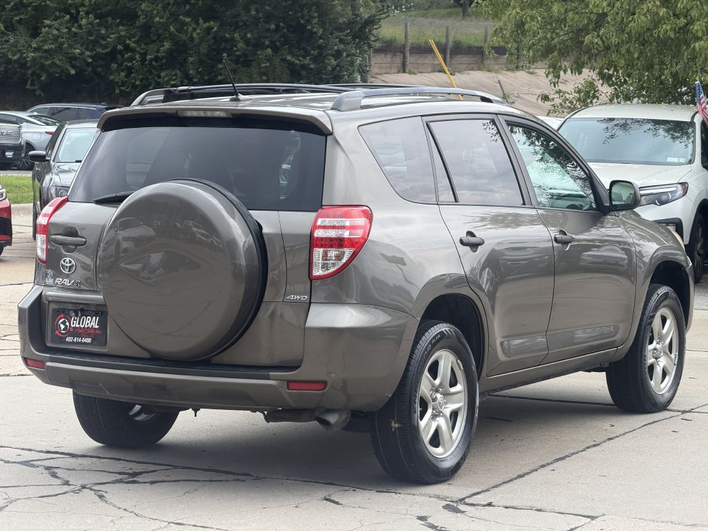 Photo 6 of this TOYOTA RAV4