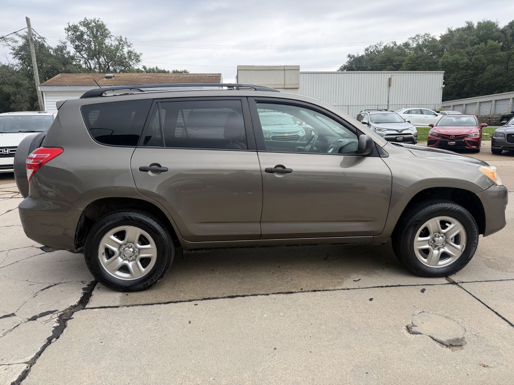 Photo 7 of this TOYOTA RAV4