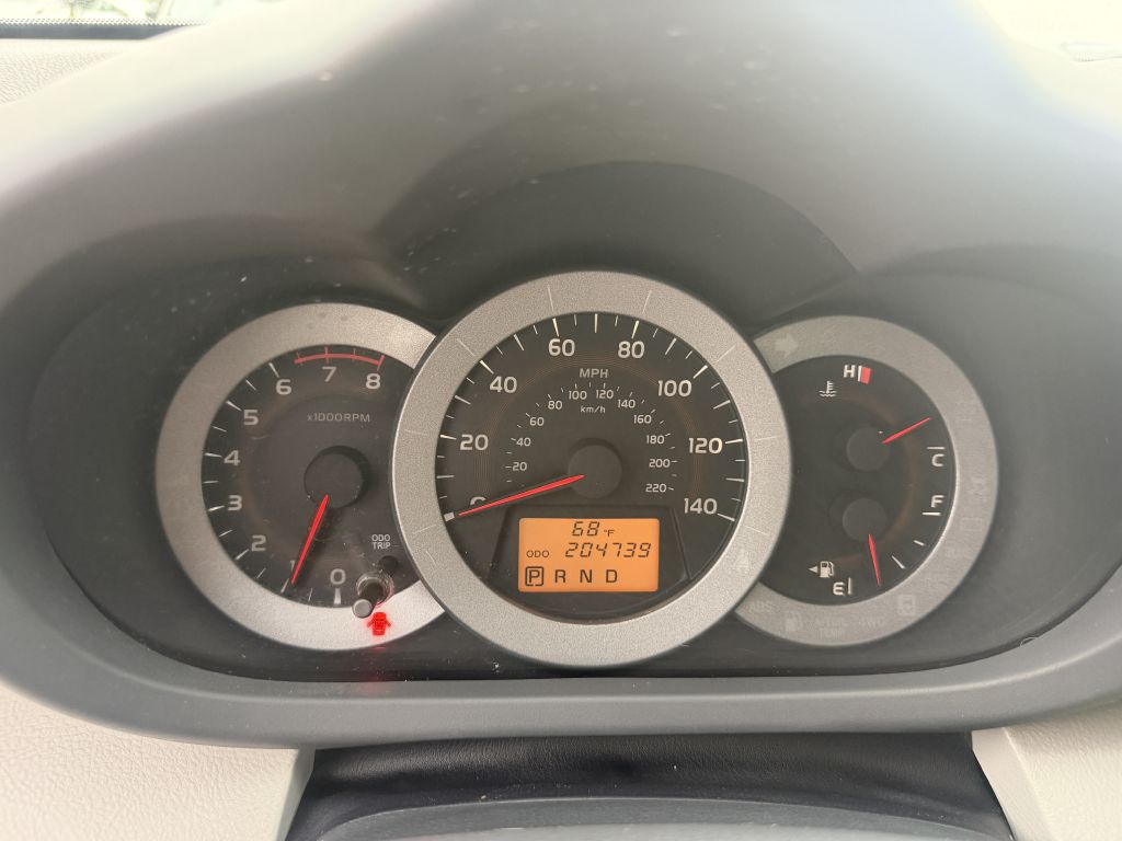 Photo 13 of this TOYOTA RAV4