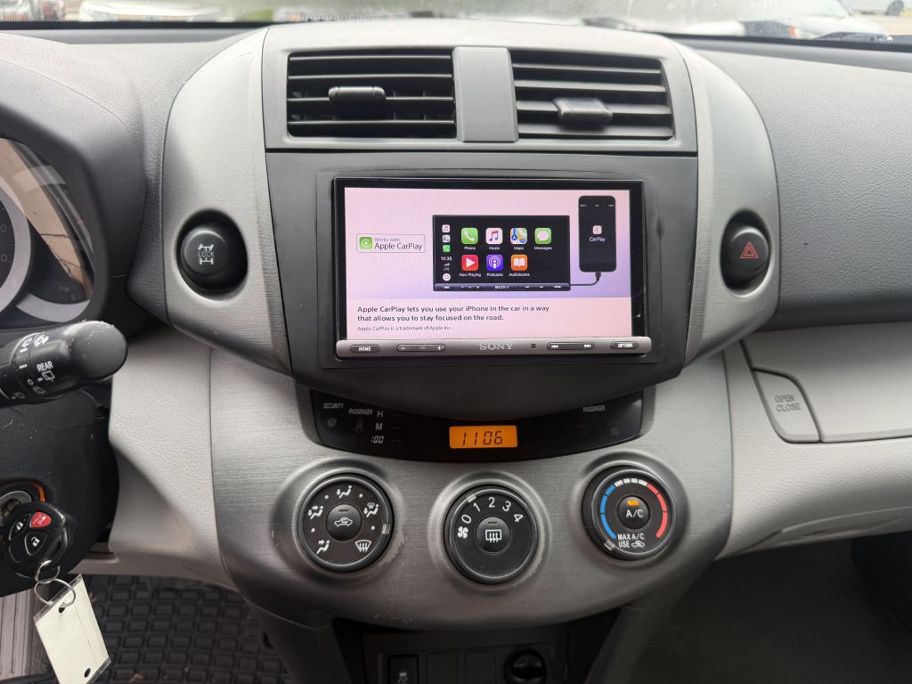 Photo 14 of this TOYOTA RAV4