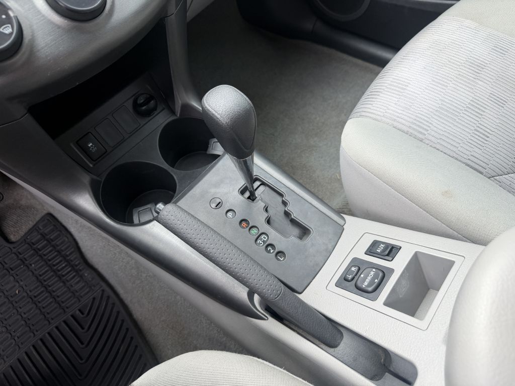 Photo 15 of this TOYOTA RAV4