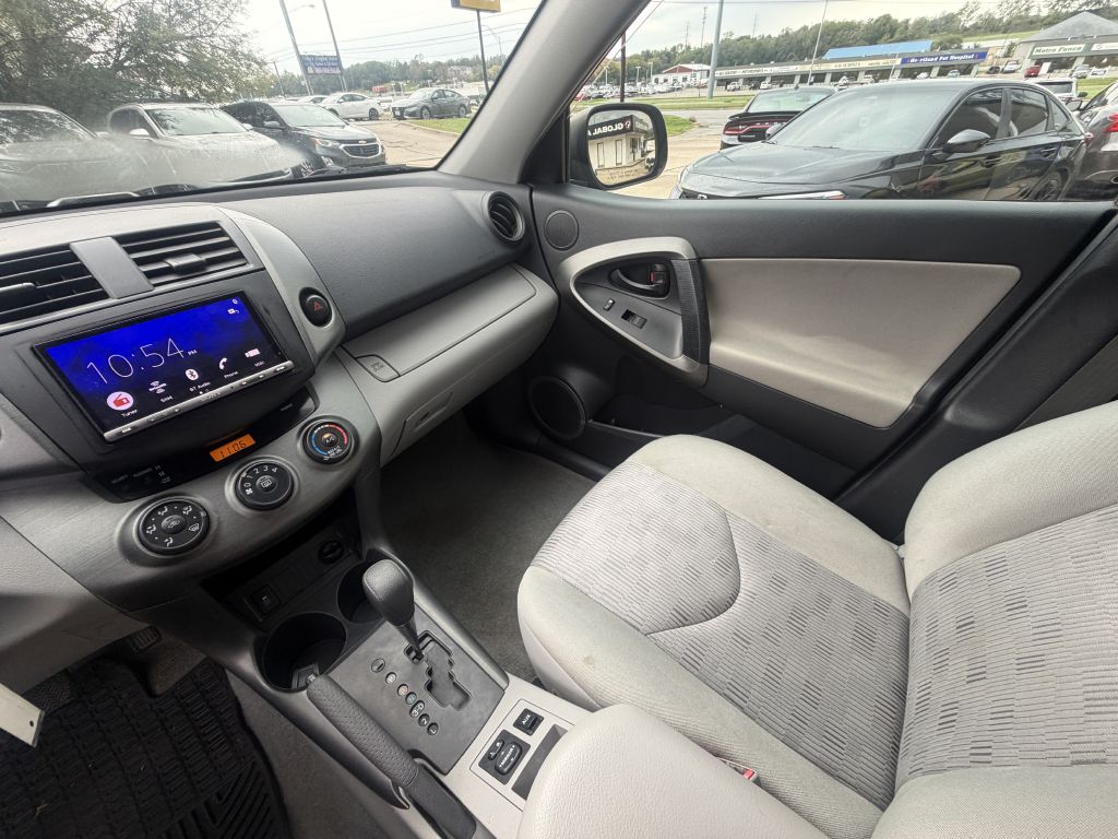 Photo 16 of this TOYOTA RAV4