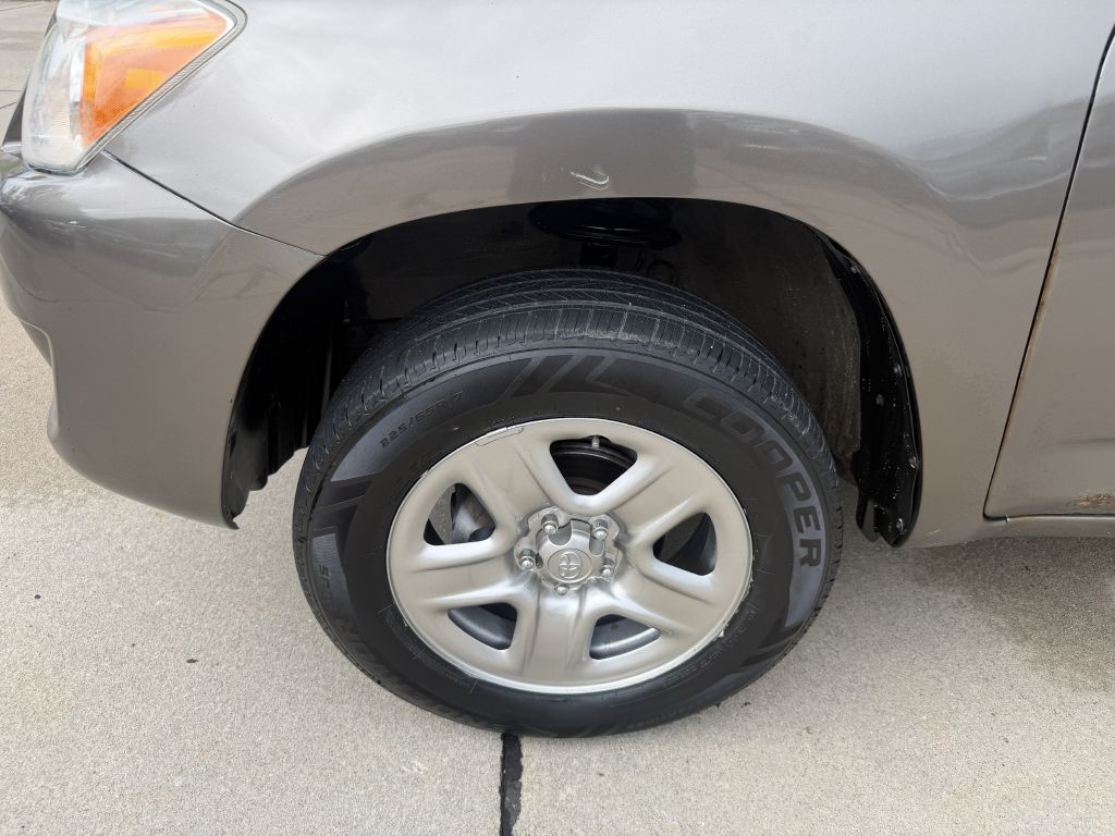 Photo 17 of this TOYOTA RAV4