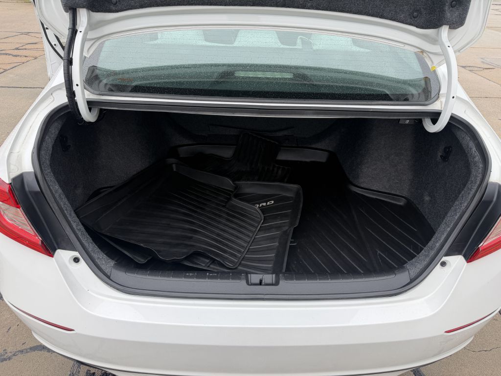 Photo 8 of this HONDA ACCORD