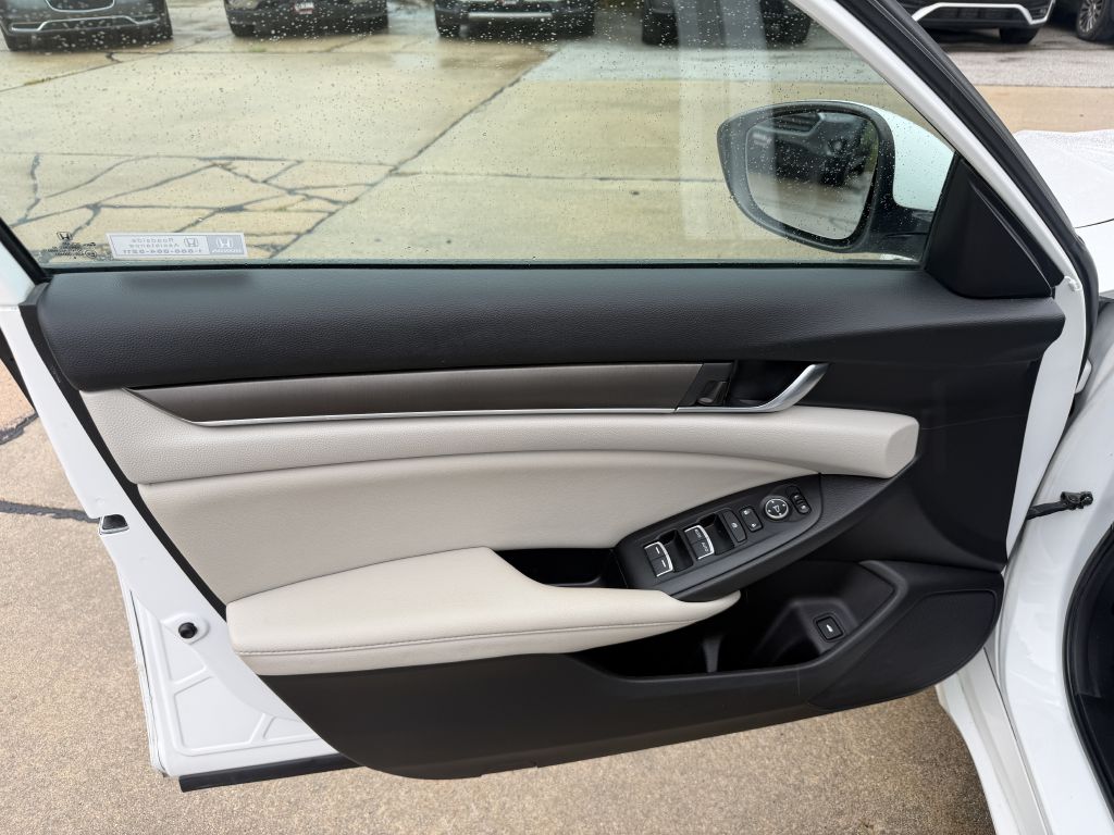 Photo 9 of this HONDA ACCORD