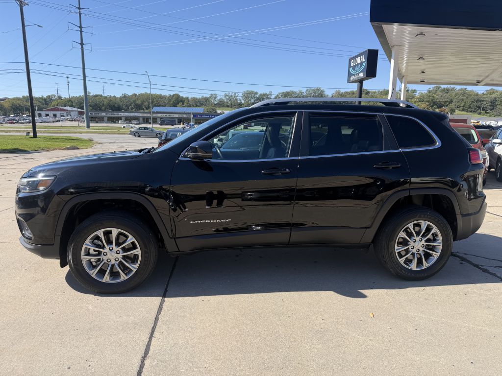 Photo 3 of this JEEP CHEROKEE