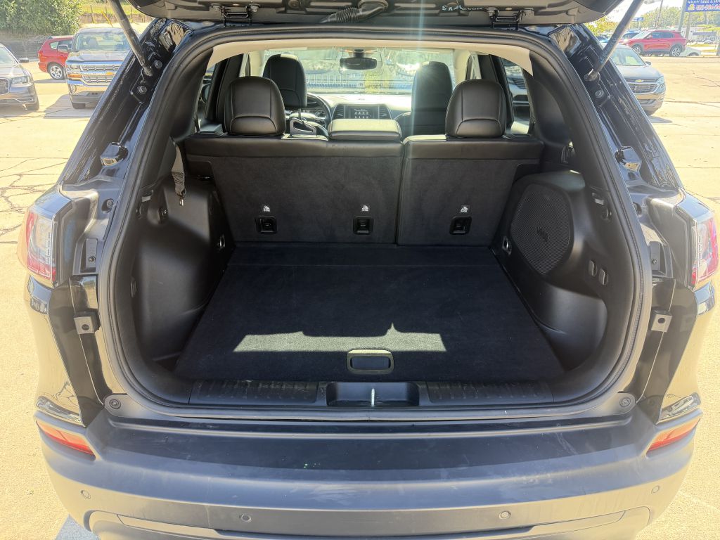Photo 7 of this JEEP CHEROKEE