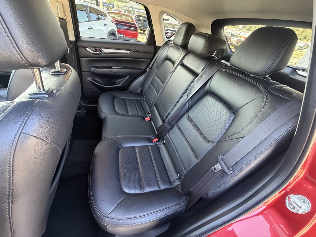 Photo 11 of this MAZDA CX-5