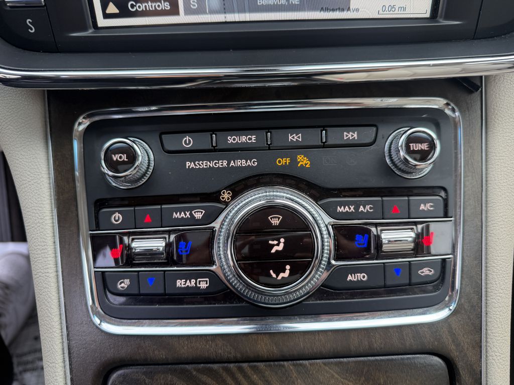 Photo 16 of this LINCOLN CONTINENTAL