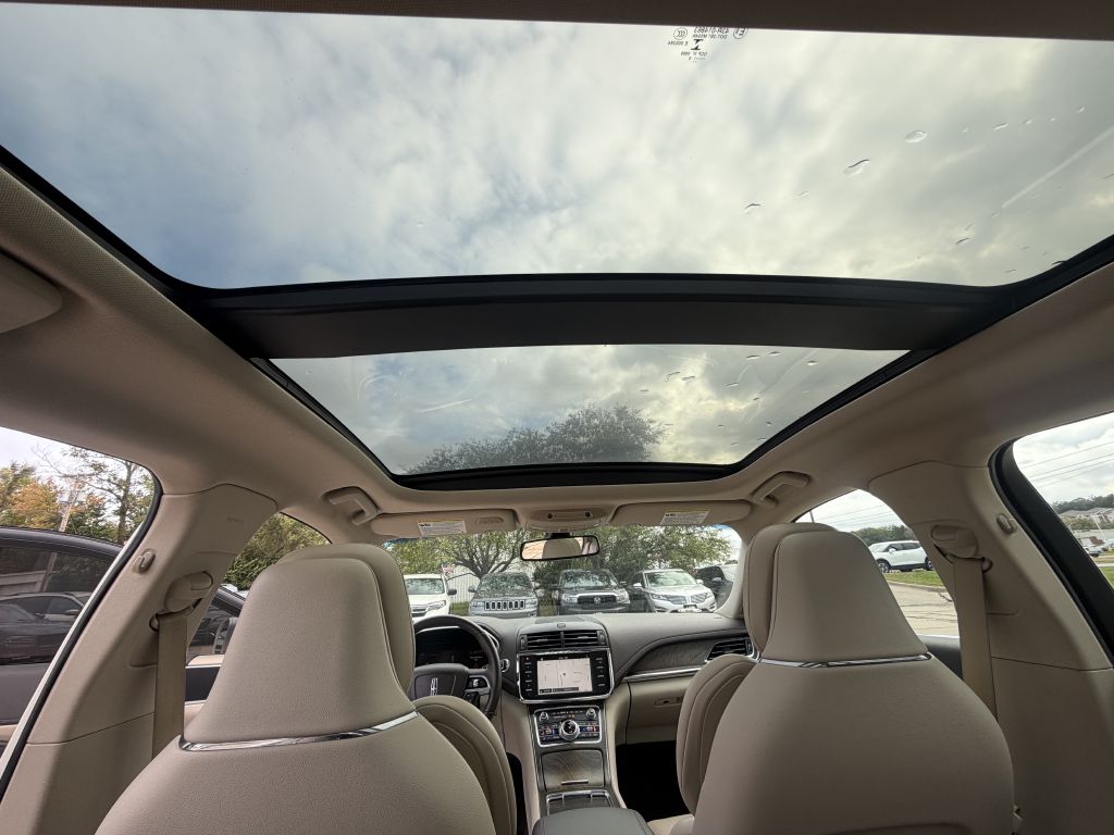 Photo 18 of this LINCOLN CONTINENTAL