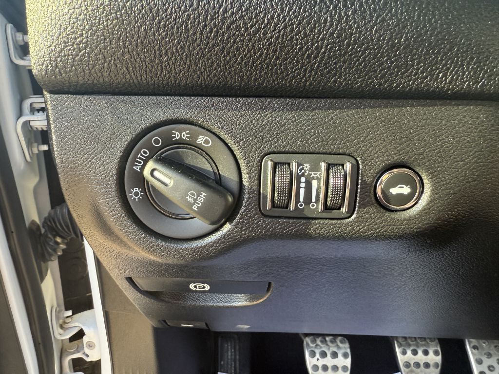 Photo 14 of this DODGE CHALLENGER