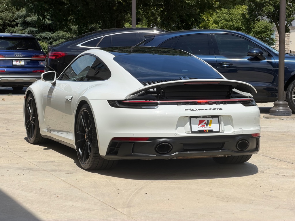 Photo 10 of this PORSCHE 911 4 GTS