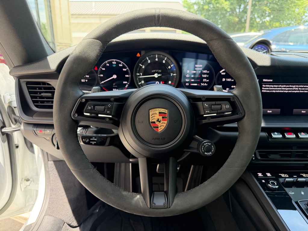 Photo 35 of this PORSCHE 911 4 GTS