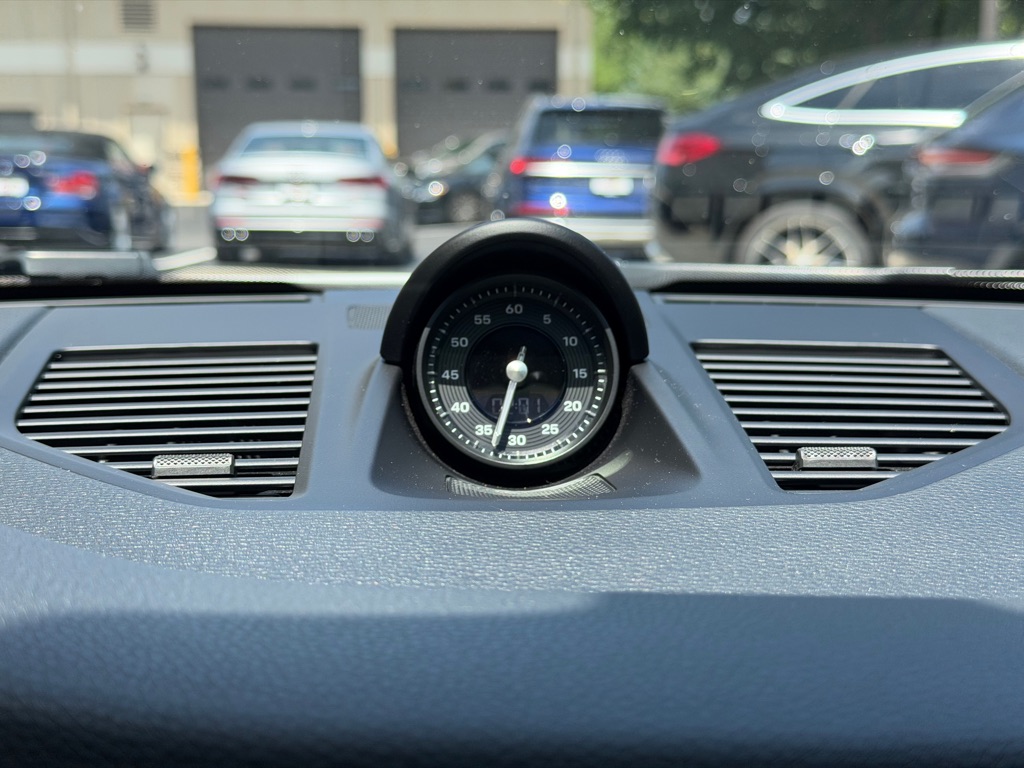 Photo 43 of this PORSCHE 911 4 GTS