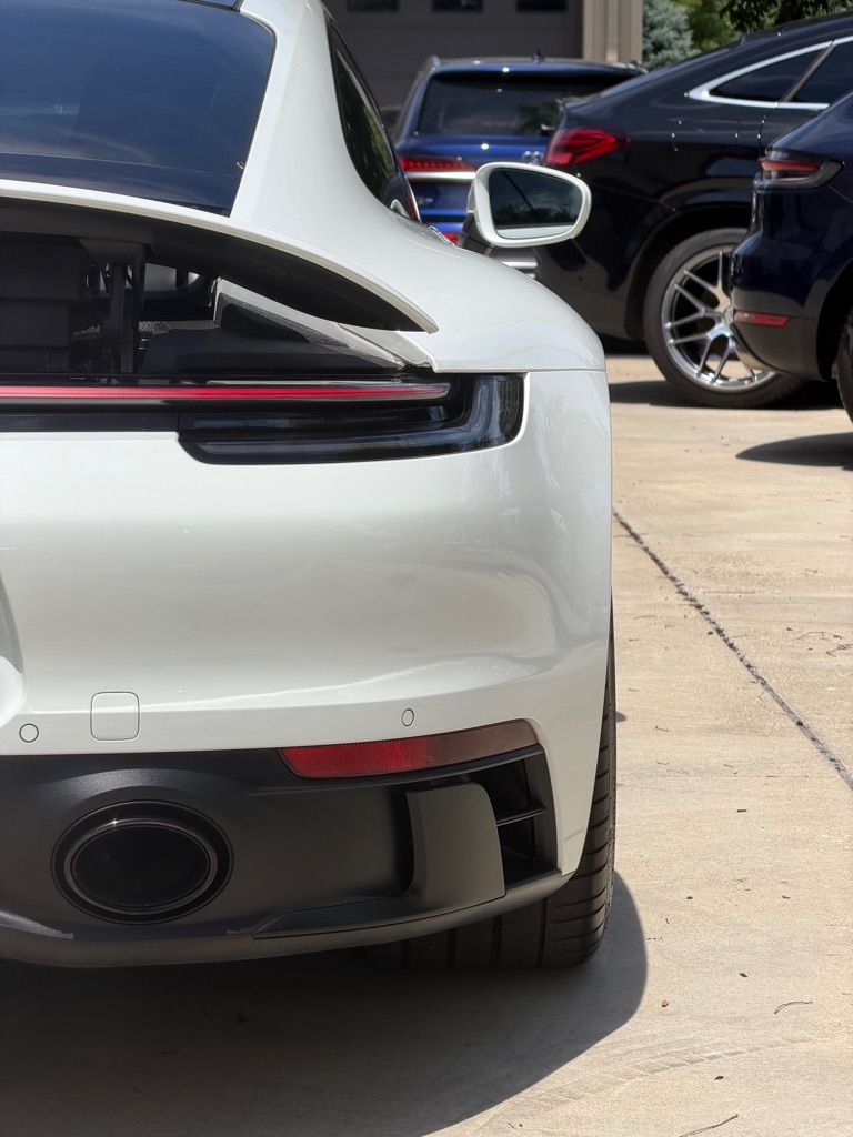 Photo 15 of this PORSCHE 911 4 GTS