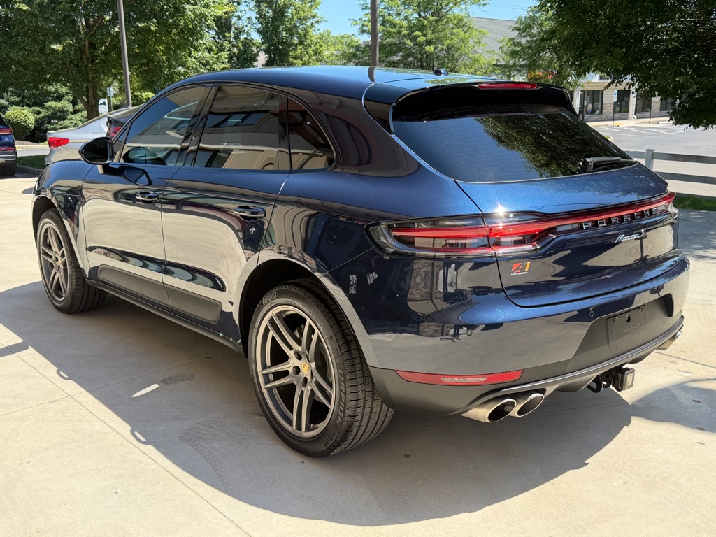 Photo 7 of this PORSCHE MACAN S