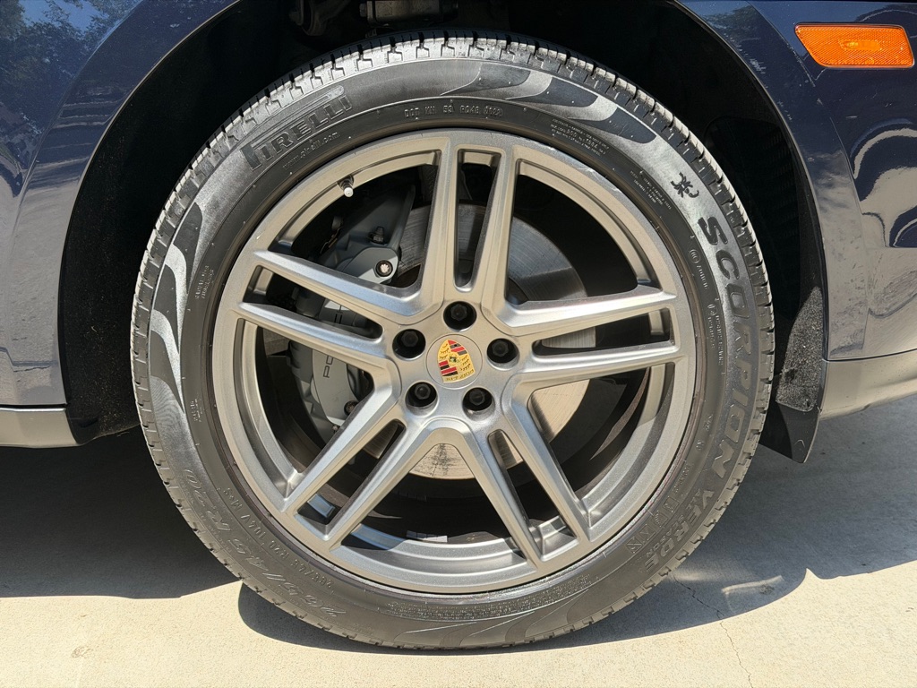 Photo 20 of this PORSCHE MACAN S