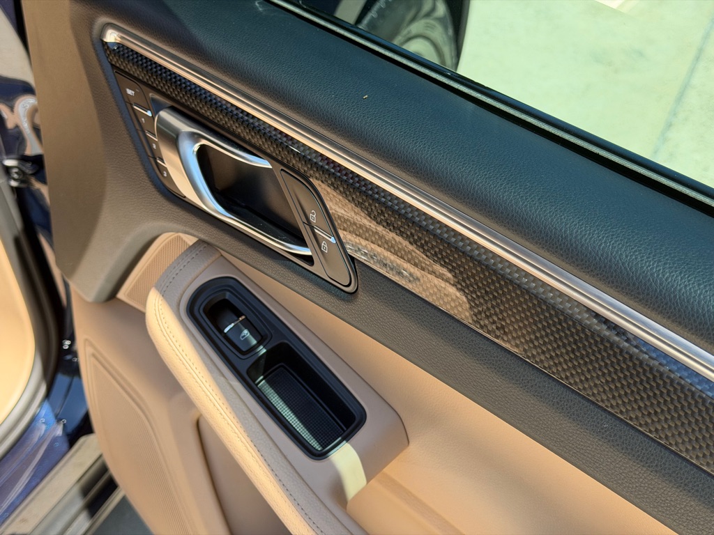 Photo 65 of this PORSCHE MACAN S