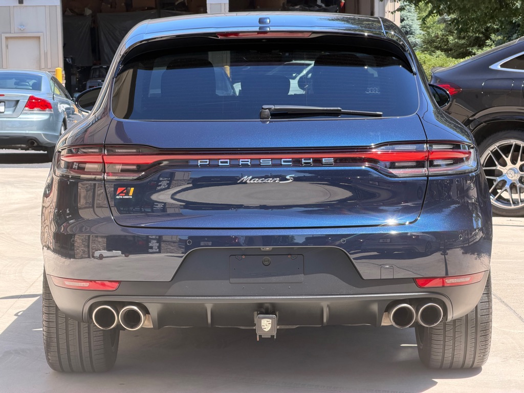 Photo 8 of this PORSCHE MACAN S