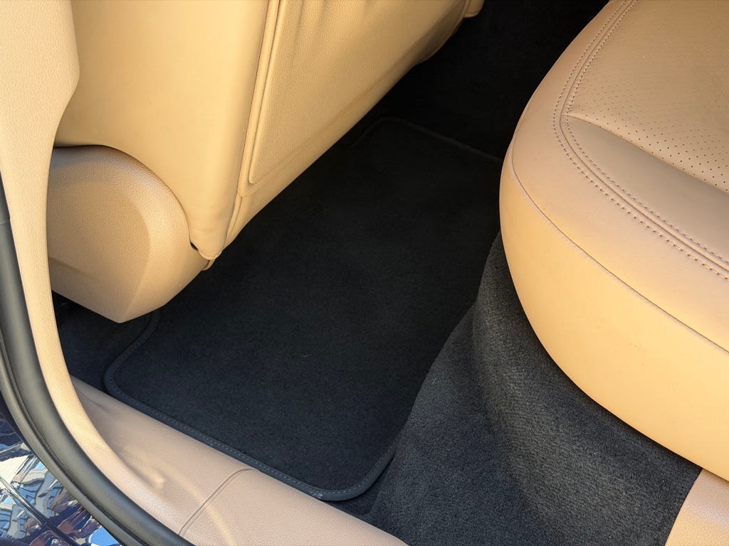 Photo 100 of this PORSCHE MACAN S