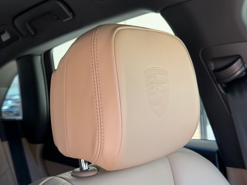Photo 75 of this PORSCHE MACAN S