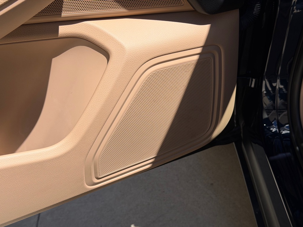 Photo 27 of this PORSCHE MACAN S