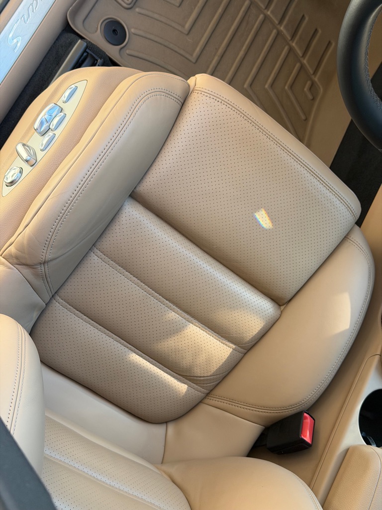 Photo 32 of this PORSCHE MACAN S