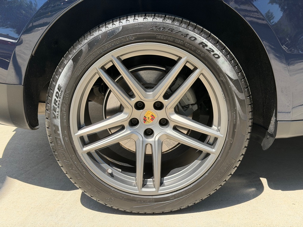 Photo 19 of this PORSCHE MACAN S