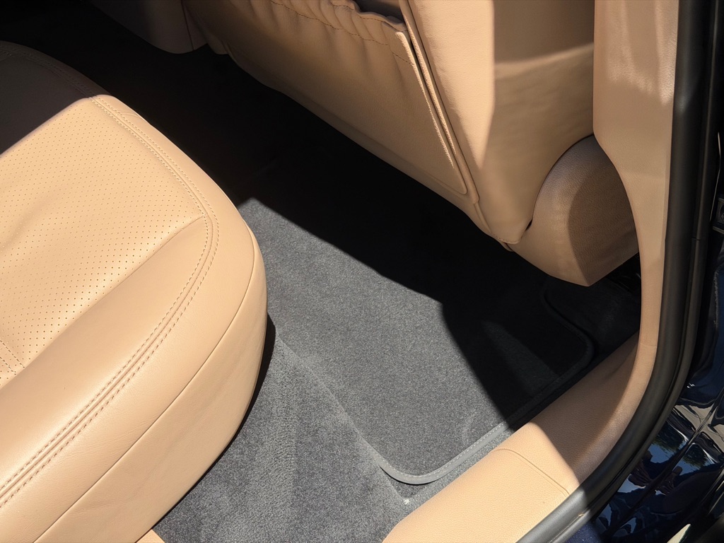Photo 90 of this PORSCHE MACAN S
