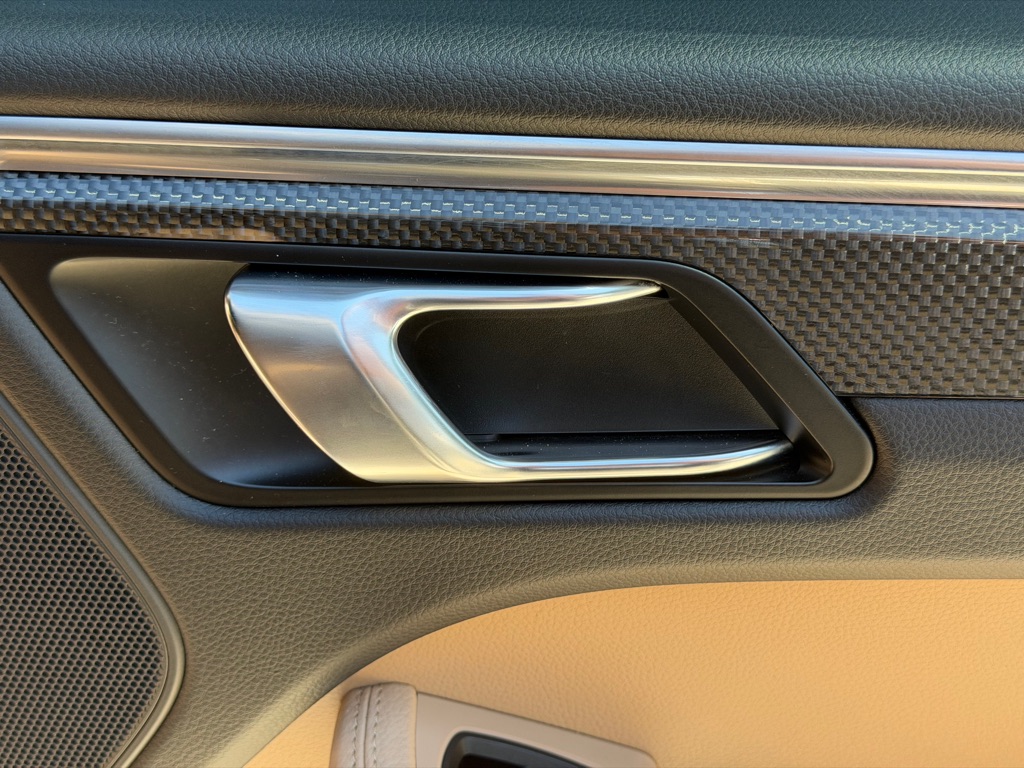Photo 87 of this PORSCHE MACAN S