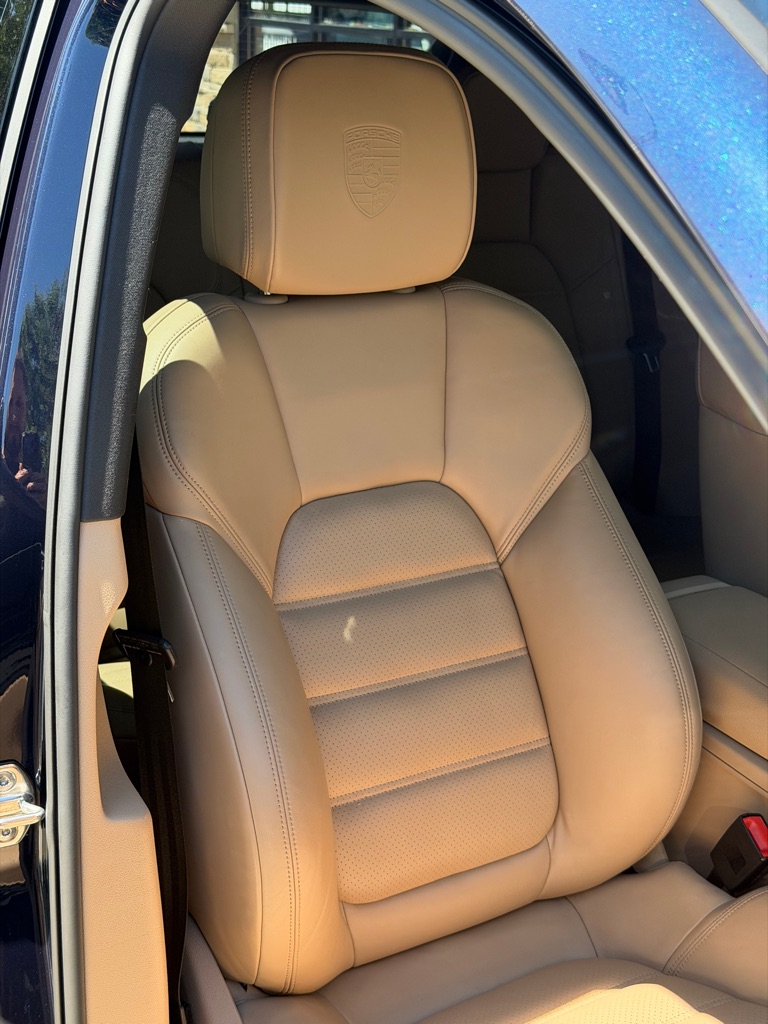 Photo 72 of this PORSCHE MACAN S