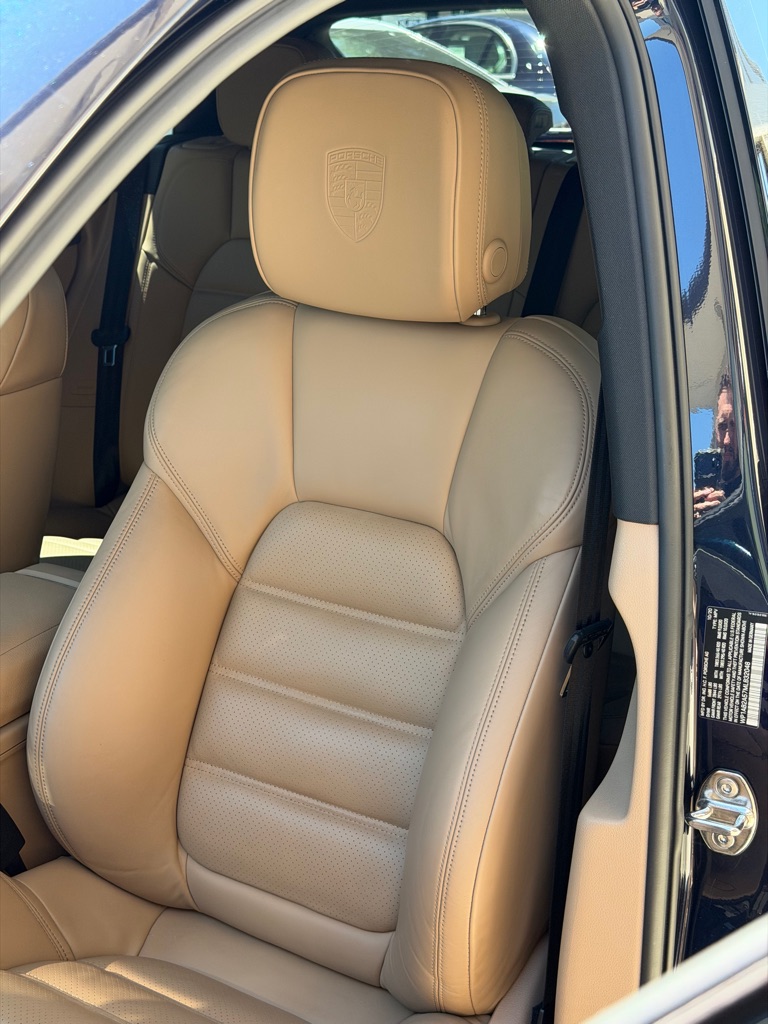 Photo 31 of this PORSCHE MACAN S
