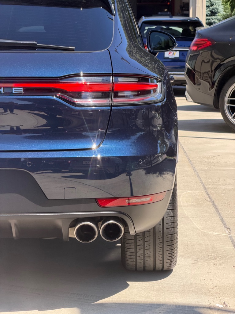 Photo 15 of this PORSCHE MACAN S