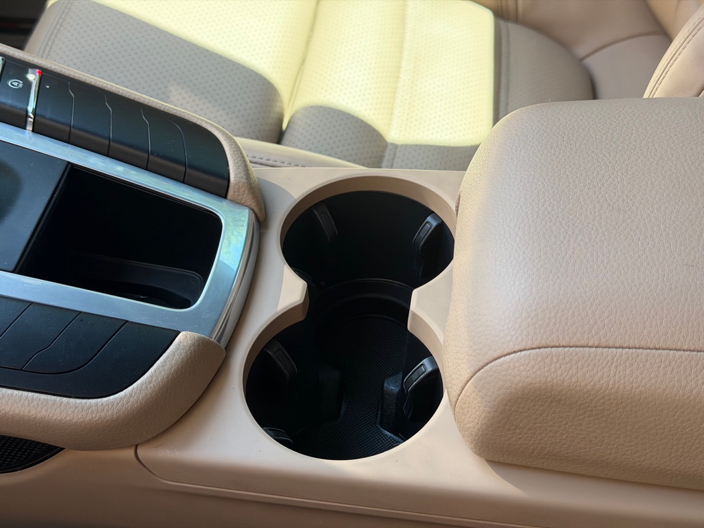 Photo 55 of this PORSCHE MACAN S