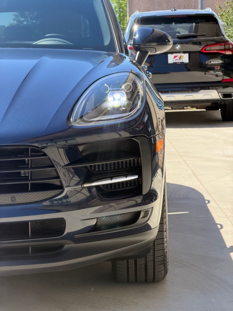 Photo 13 of this PORSCHE MACAN S