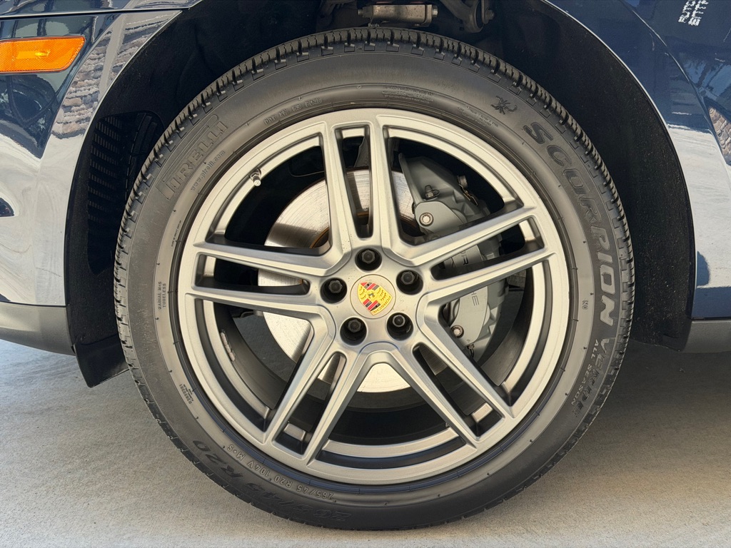 Photo 17 of this PORSCHE MACAN S